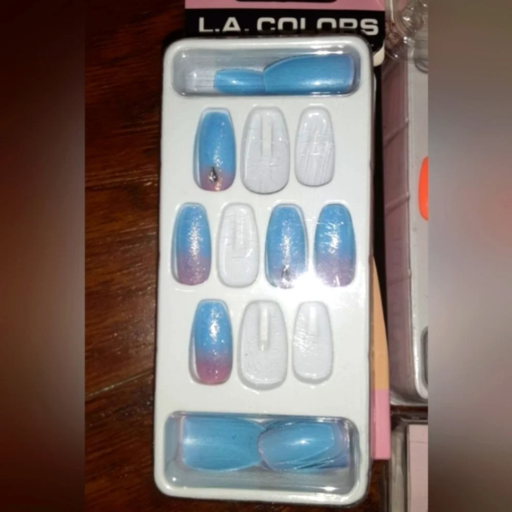 Kiss Nails - Picture 10 of 10